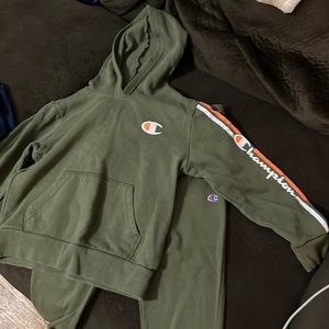 Champion size 7 sweatshirt and pants.